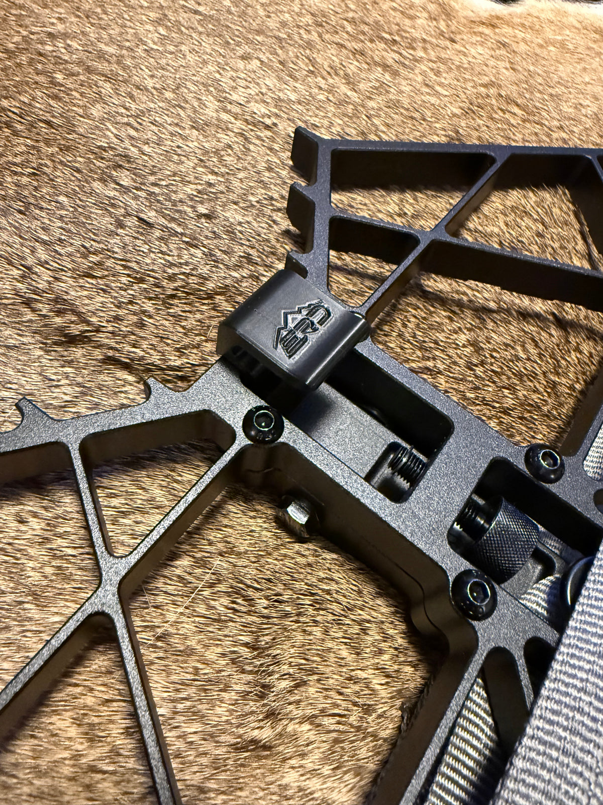 Carrying Hook for XOP Atomic Saddle Platform